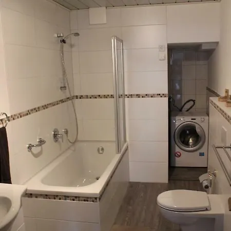 Schwarz アパート *